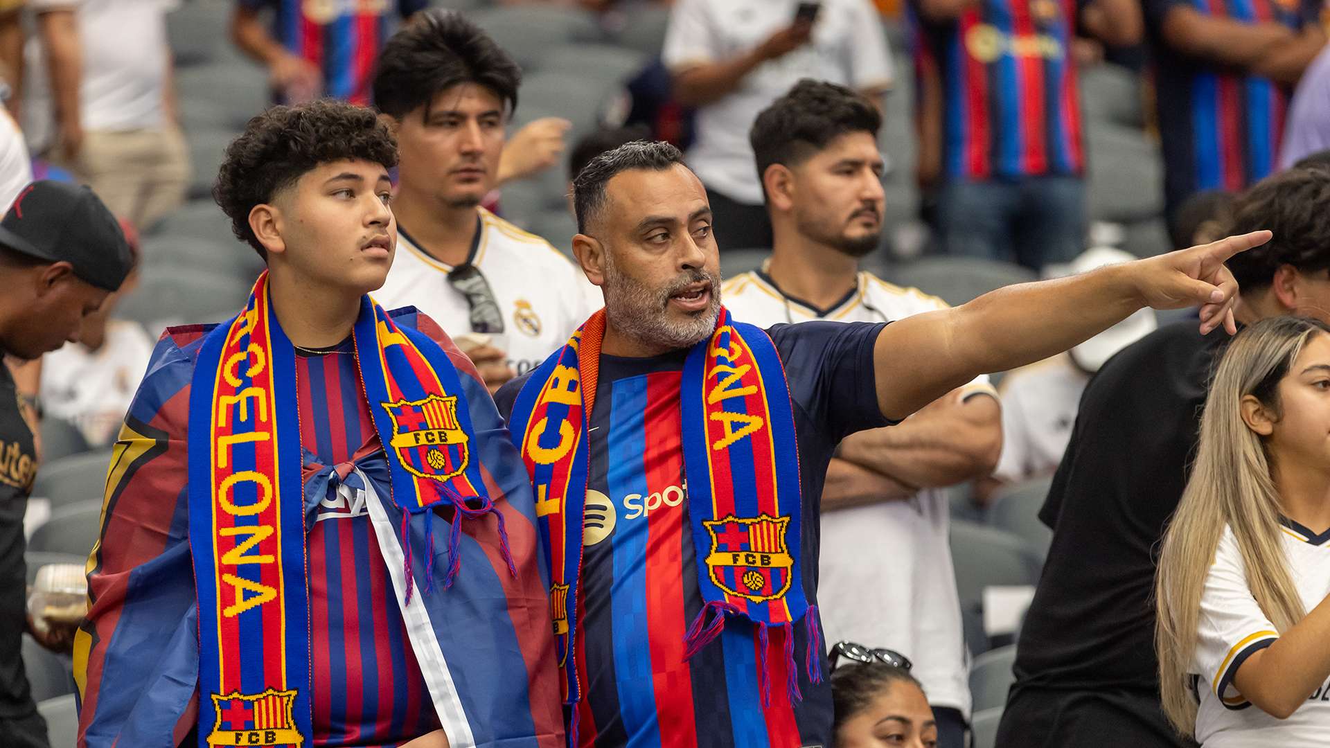 “宁执法美加墨决赛！马宁：为中国裁判赢得荣誉，迈出重要一步！”